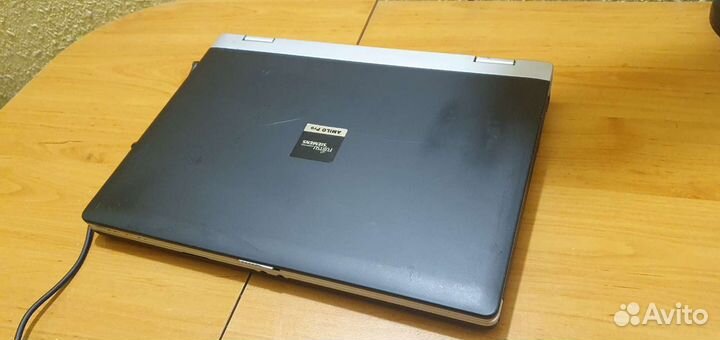 Быстрый немецкий Fujitsu siemens 15