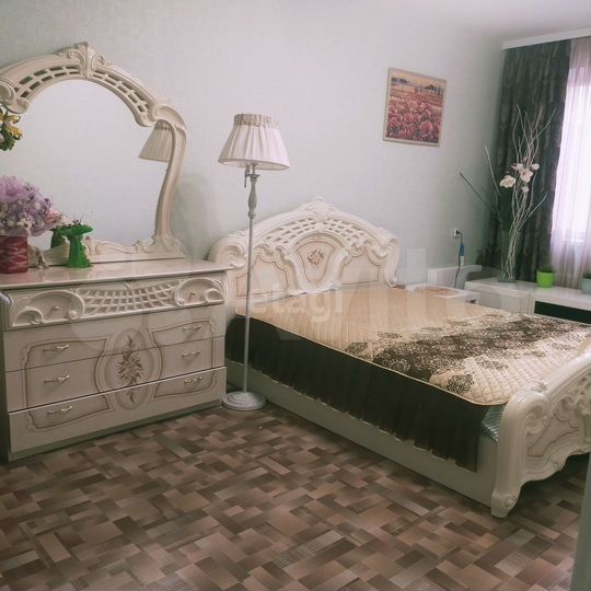 3-к. квартира, 84 м², 3/17 эт.