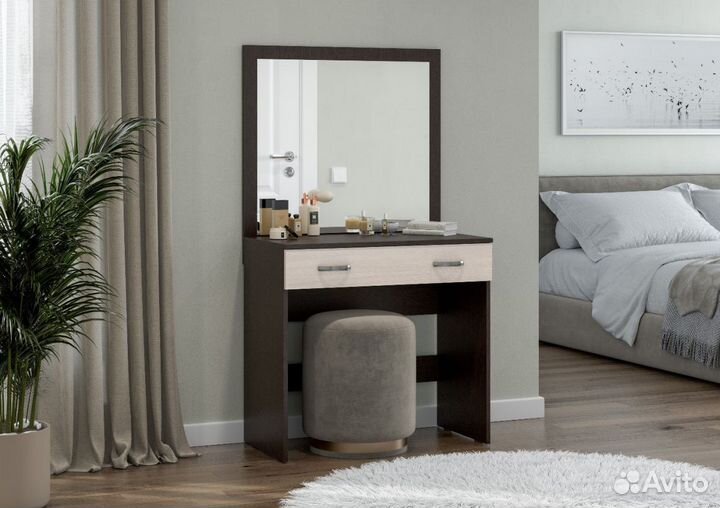 Стол туалетный