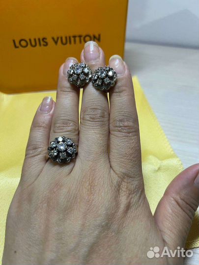 Серебряные серьги с кольцом