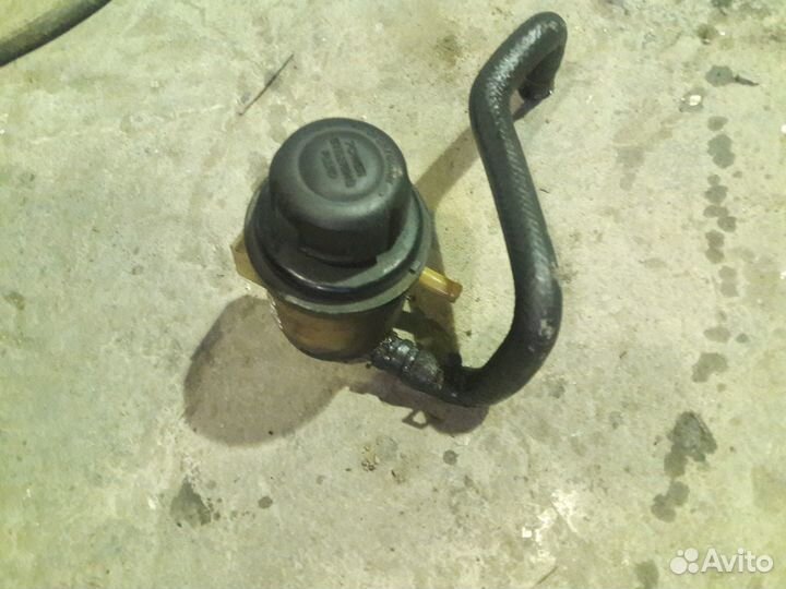 Бачок гура - Hyundai Sonata EF