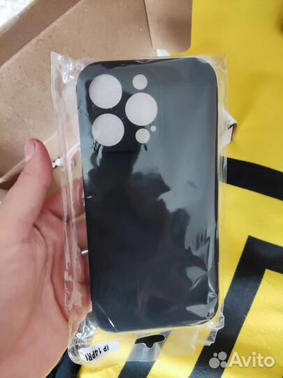 Чехол на iPhone 14