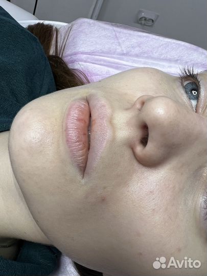 Модель перманентный макияж бровей губ межреснички