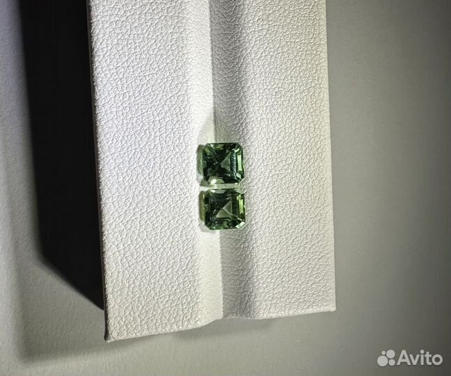 Пара светло-зеленых турмалинов 2 карата