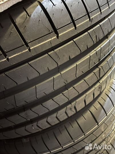 Pirelli P Zero PZ4 325/35 R22 110Y