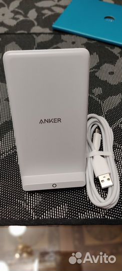 Беспроводное зарядное устройство Anker 15W