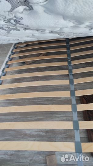 Кровать двухспальная с матрасом