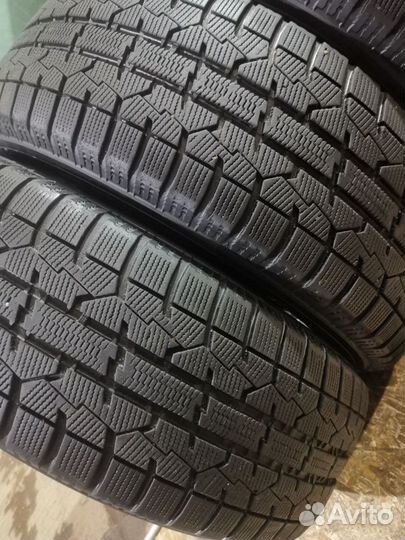 Toyo Observe Garit GIZ 215/60 R16