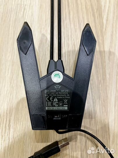 Настолькный микрофон trust gxt 210