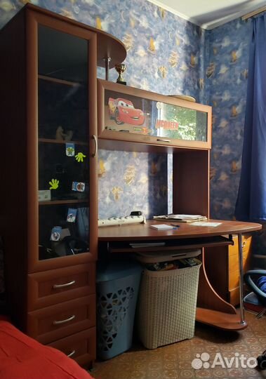 Школьный уголок - компьютерный стол
