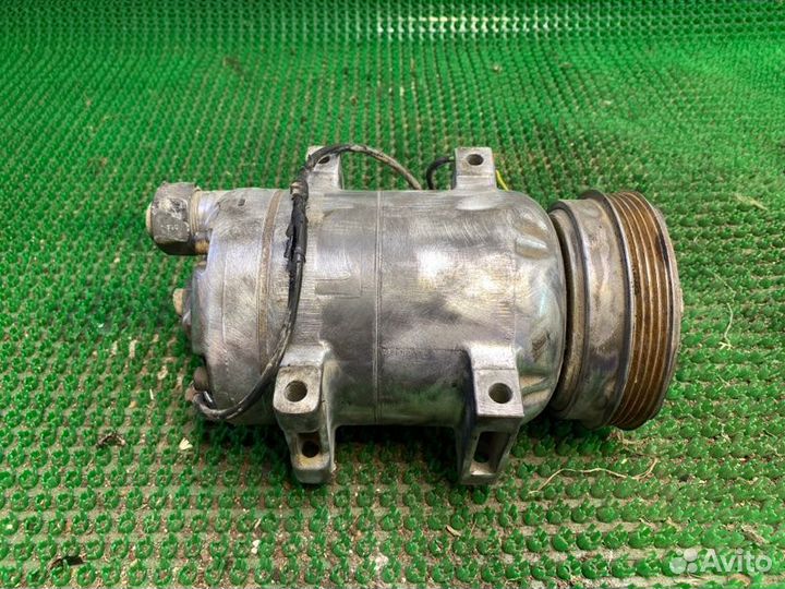 Компрессор кондиционера Audi A4 B5 ADR 1996