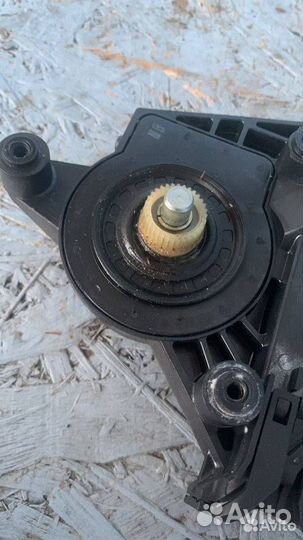 Моторчик стеклоподъемника Volkswagen Passat B5