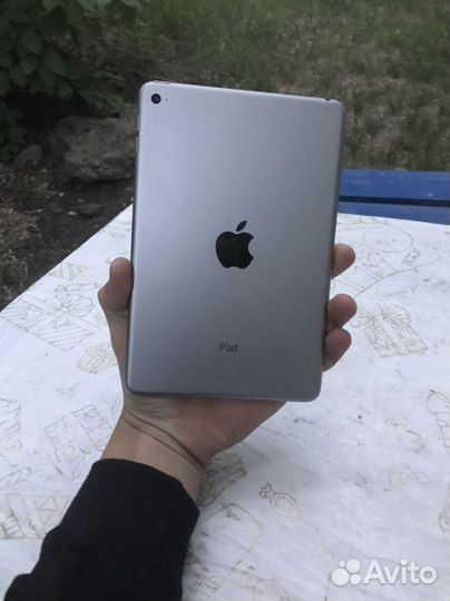 iPad mini 4