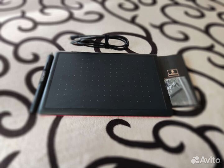 Графический планшет One by Wacom