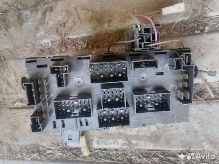 Блок предохранителей Opel Omega a