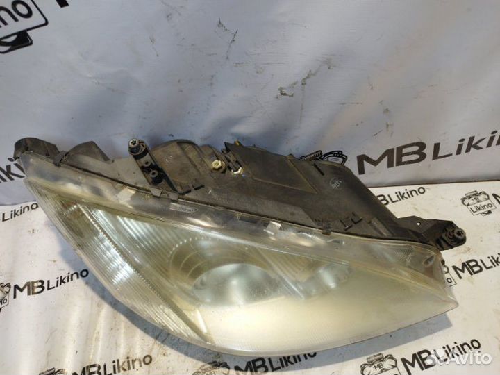 Фара ксеноновая правая Mercedes S-Class W221