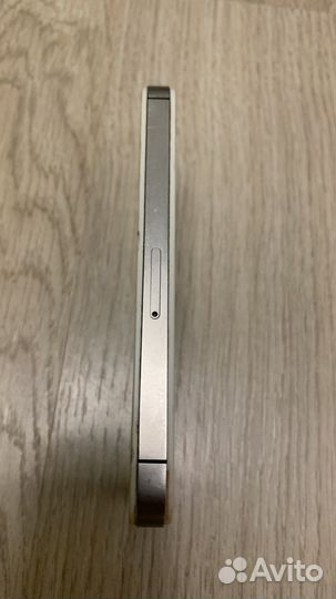 Телефон iPhone 4s