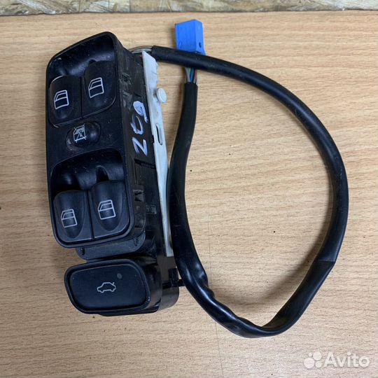 Блок кнопок Mercedes w209