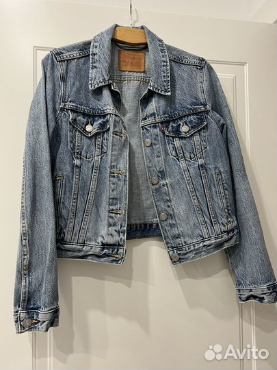 Джинсовая куртка levis