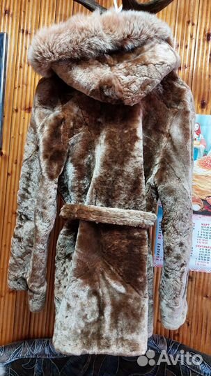 Продам женскую шубу