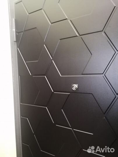 Дверь входная металлическая новая