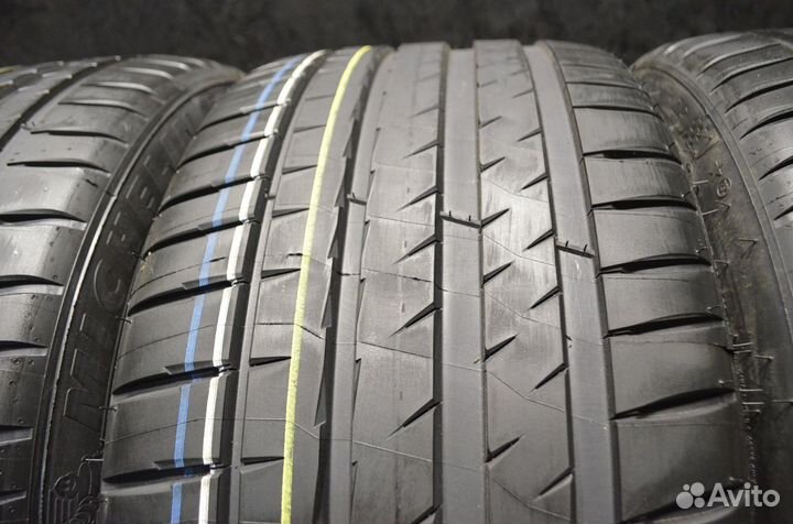 Michelin Pilot Sport 4 245/40 R19 и 275/35 R19 100Y