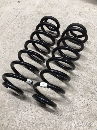 Пружины задние Tiguan 2, 2021 год,5QF511115BD