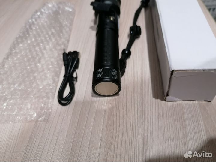 Фонарик аккумуляторный