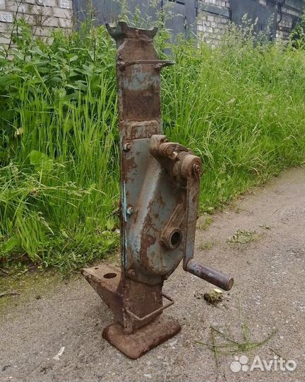 Домкрат железнодорожный/строительный