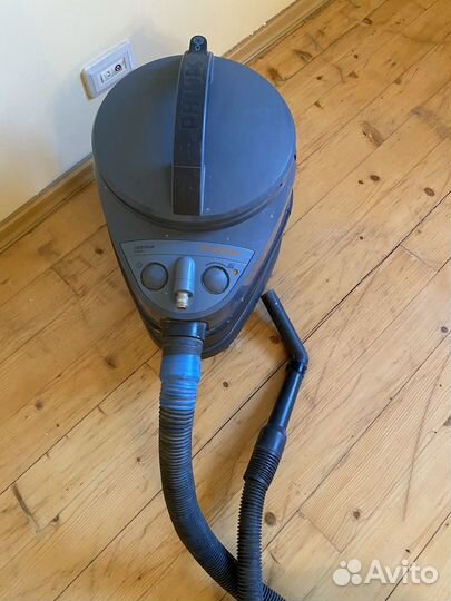 Моющий пылесос Philips