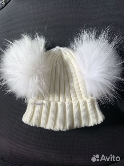 Шапка два помпона