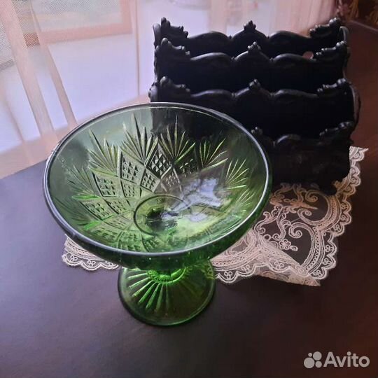 Старинная вазочка фруктовница на ножке креманка