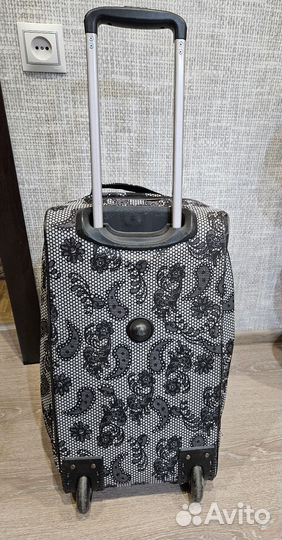 Сумка дорожная на колесах с выдвижной ручкой