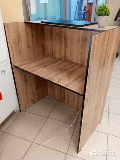 Стойка ресепшн с подсветкой