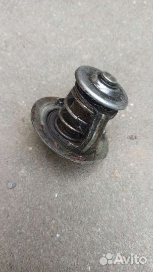 Водяная помпа на Киа Карнивал/Термостат/Наконечник