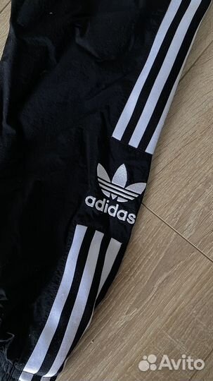 Спортивные штаны adidas