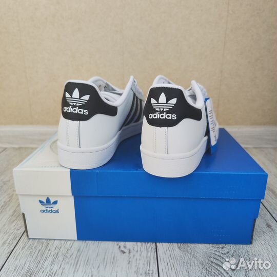 Adidas Superstar