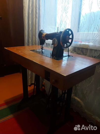 Швейная машинка
