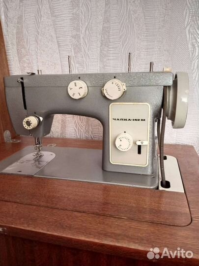 Швейная машина Чайка 142
