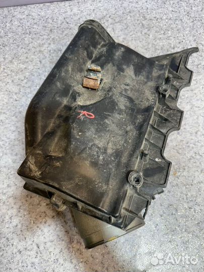 Корпус воздушного фильтра правый Mercedes-Benz Cl