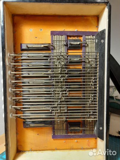 Гармонь 4 голосная цельнопланочная си-бемоль мажор