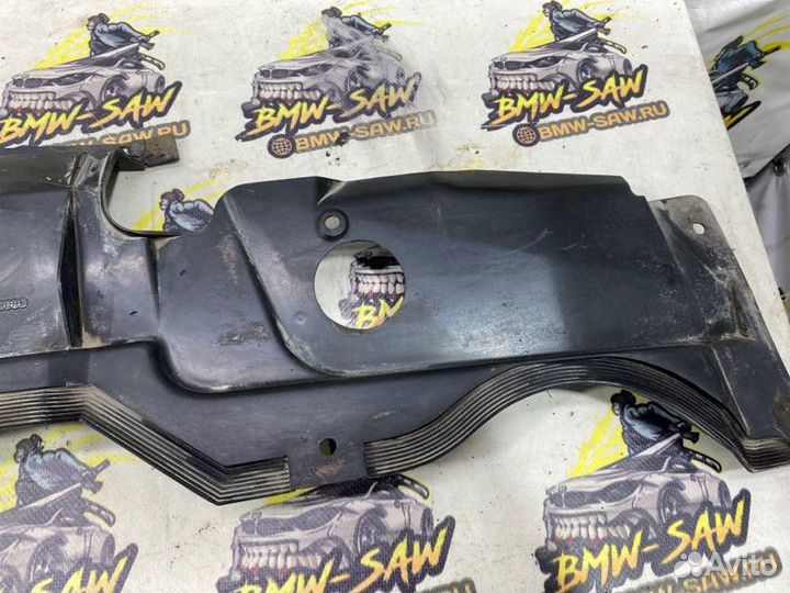 Уплотнитель капота Audi 80 B4 1994