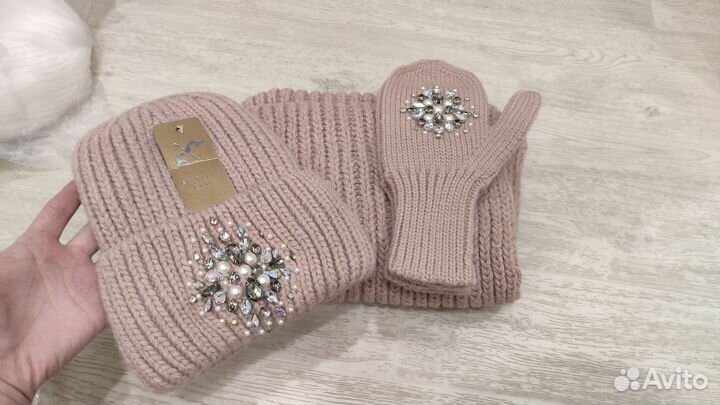 Шапка, шарф и варежки