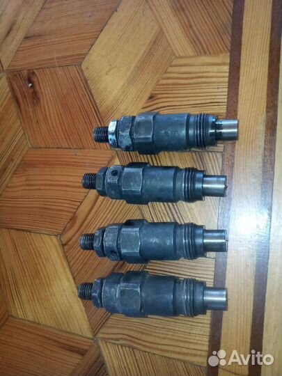 Форсунка топливная Mazda Bongo R2