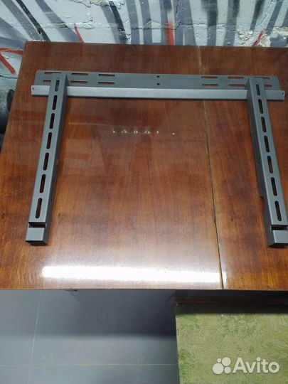 Кронштейн для телевизора