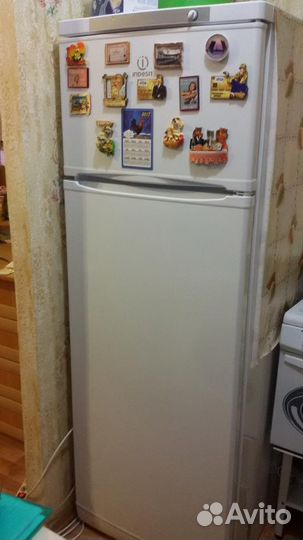 Холодильник бу Indesit