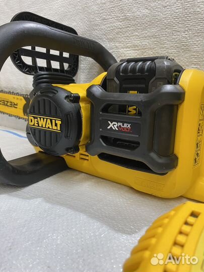 Аккумуляторная цепная пила dewalt DCM 575