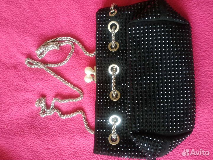 Стильная сумочка со стразами