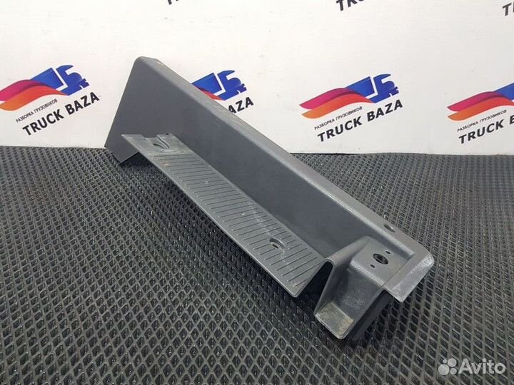 Накладка порога левая Iveco Stralis