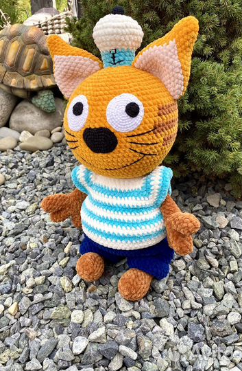 Кот - плюшевая игрушка вязаная ручной работы